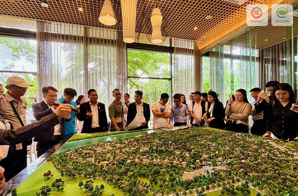 khach hang tham quan saban du an eco village saigon river